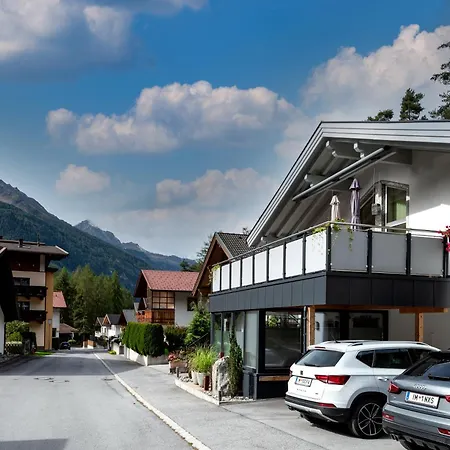 Conny * לאנגנפלד